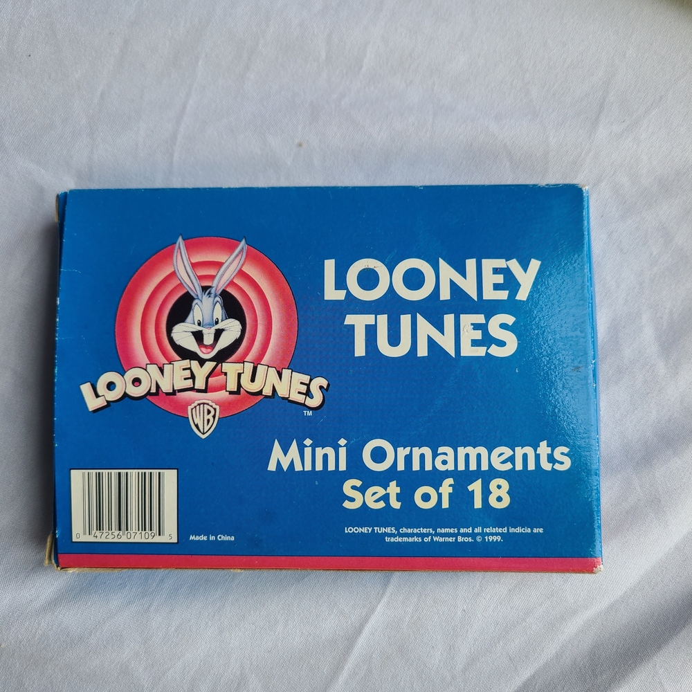 Looney Tunes Mini Ornaments Set of 18 1990s Vintage Bugs Bunny Tweety Daffy Taz